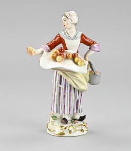 Meissen figure: Porcelain Meissen figure. Germany. Woman with apples. Size: 14 cm. In good condition.