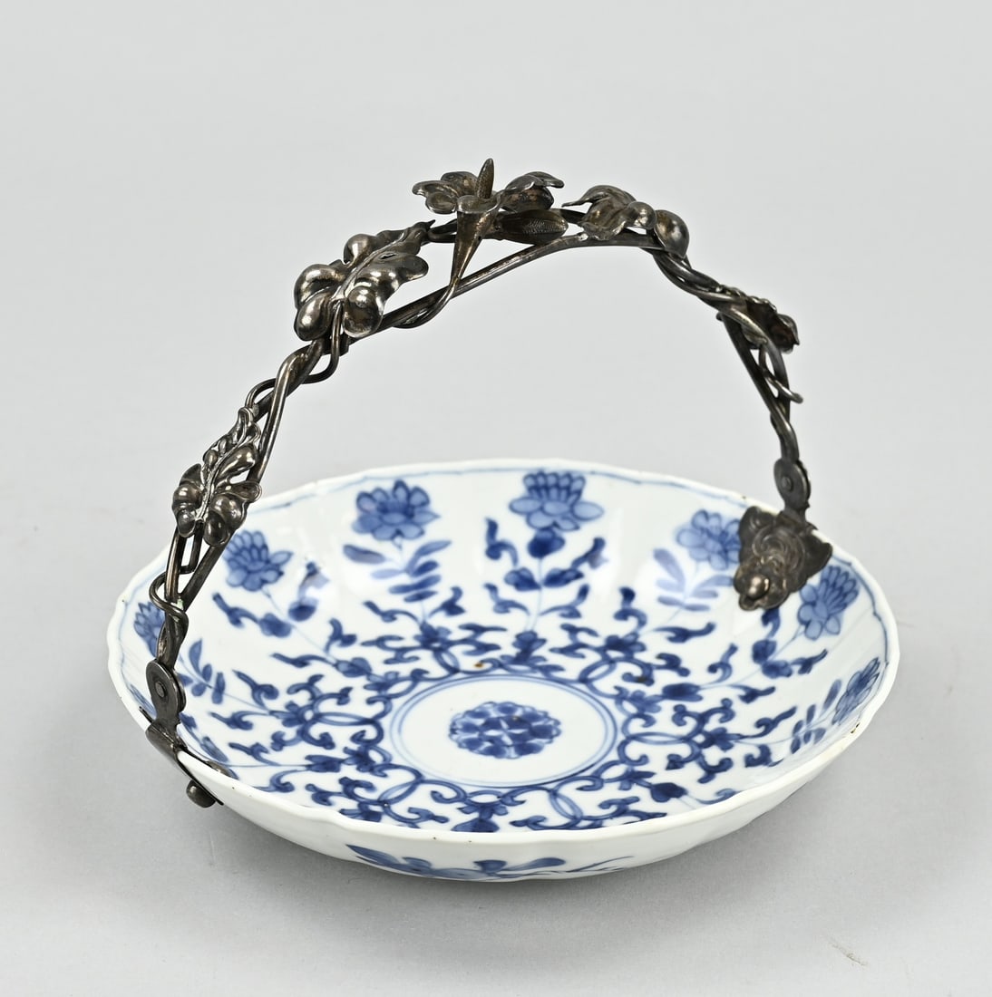 Chinese dish (with handle) Ø 16 cm. (1 of 3)
