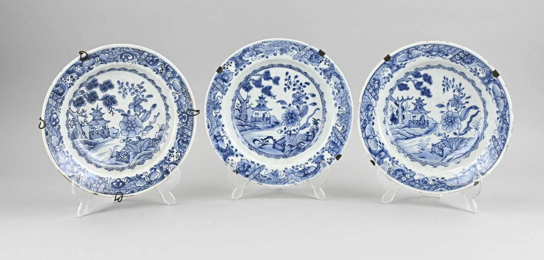 3x Chinese plate Ø 23 cm.