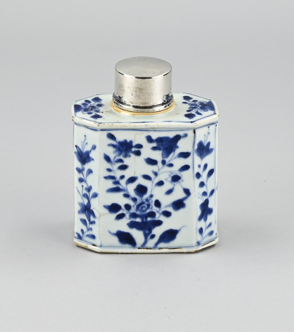 Tea caddy with silver cap (1 of 2)