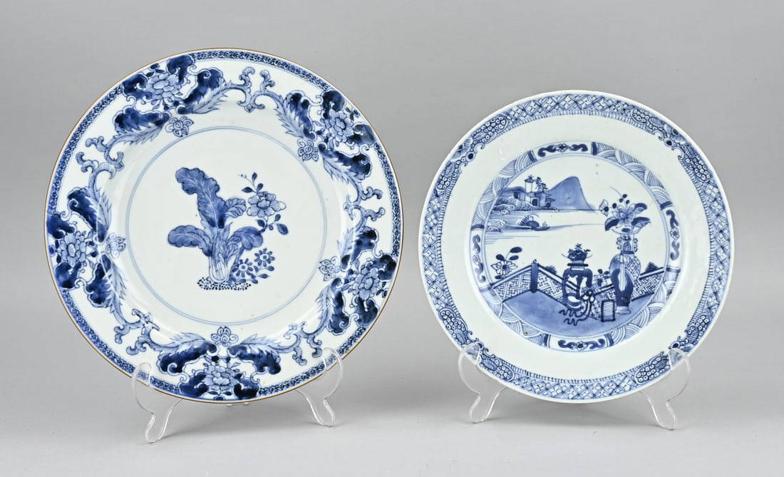 2x Chinese plate Ø 23.5 - 26.5 cm.