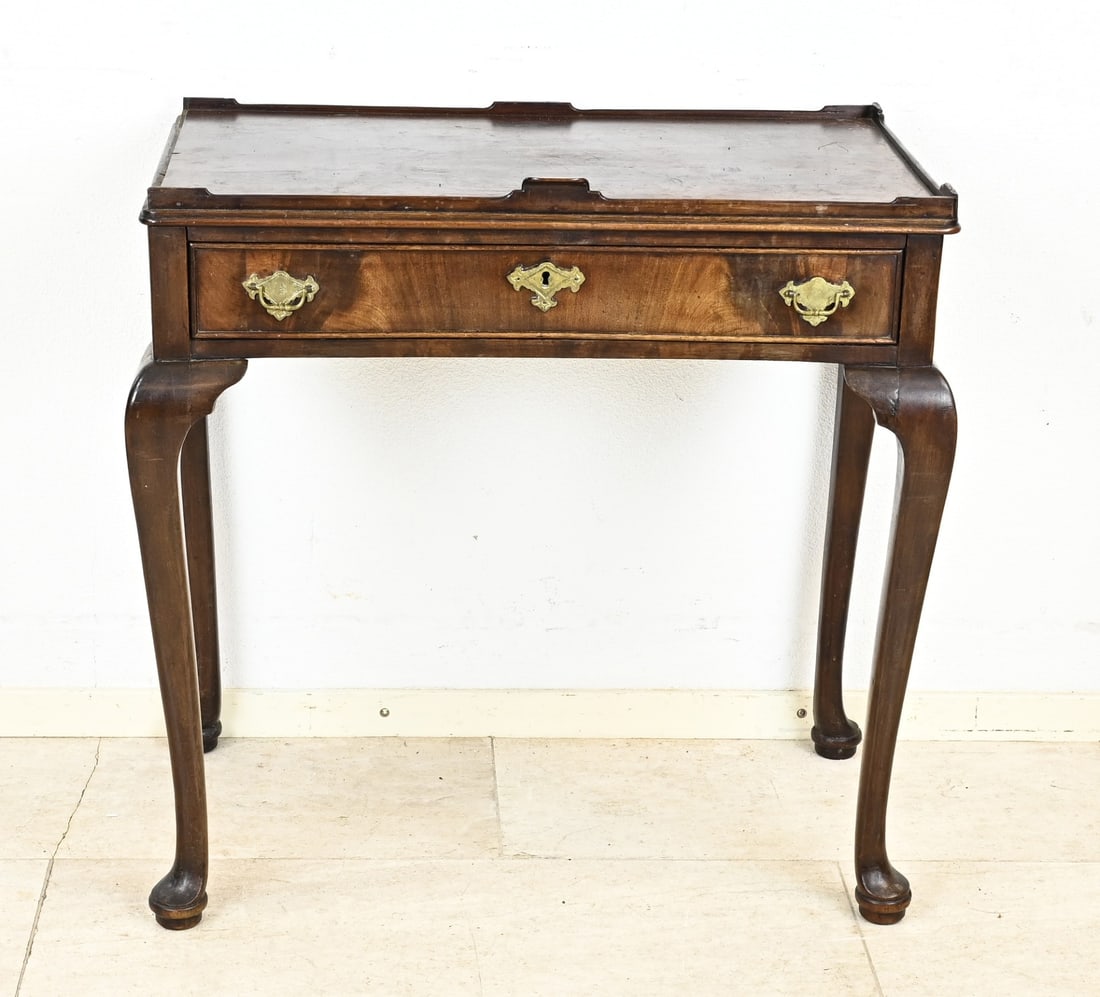 Tea table, 1860: Mahogany Chippendale tea table with drawer. Circa 1860. One frame is missing, otherwise in good condition. Dimensions: 73 x 73 x 45 cm.