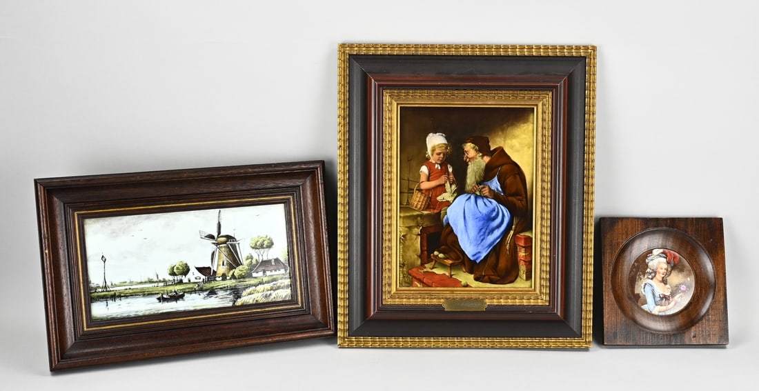 3 Pieces of porcelain in frame: Three pieces of framed porcelain. 20th century. 1x Dutch tile depicting a mill. 1x German plaque "FH Porzellan nach H. Kaulbach." 1x Limoges miniature portrait. Size: 9-25 cm. In good condition.