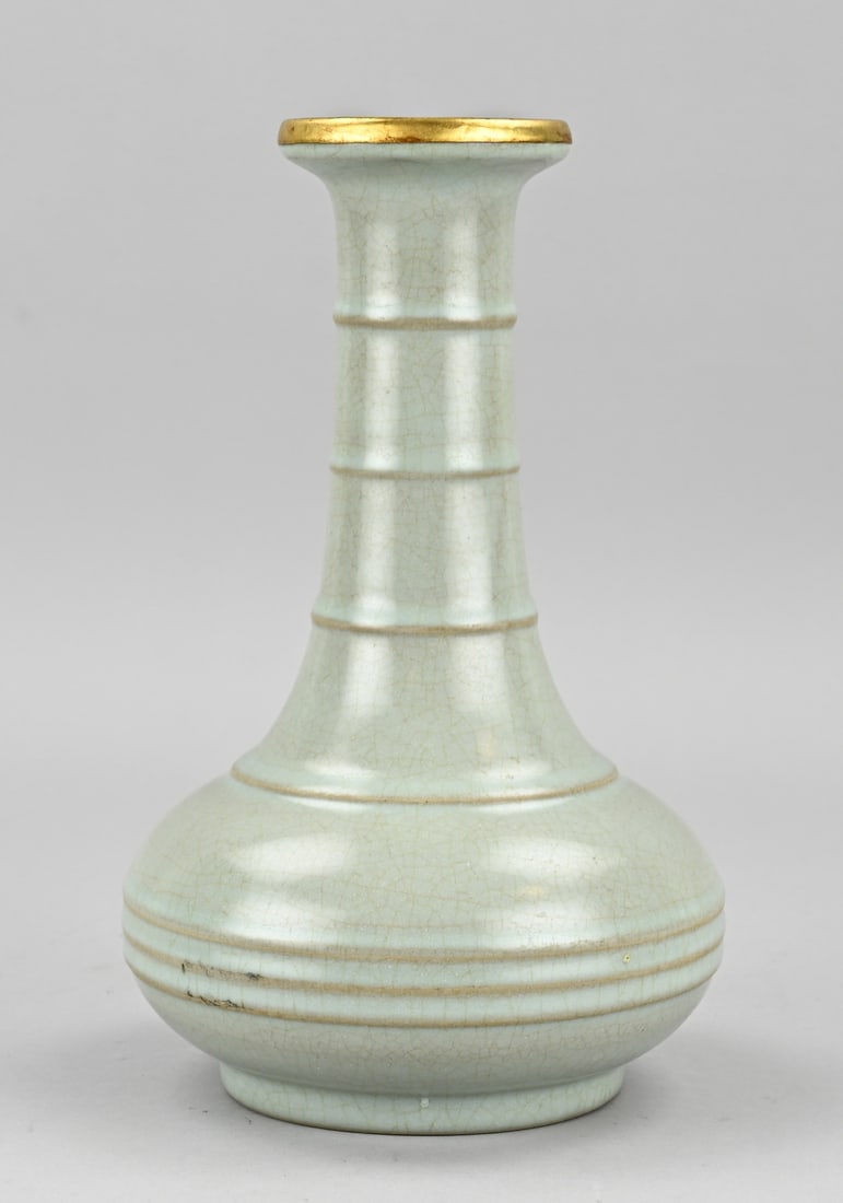 Chinese celadon vase with text, H 23 cm.: Chinese porcelain celadon vase with ribbing, text, and signature. Dimensions: H 23 cm. In good condition.