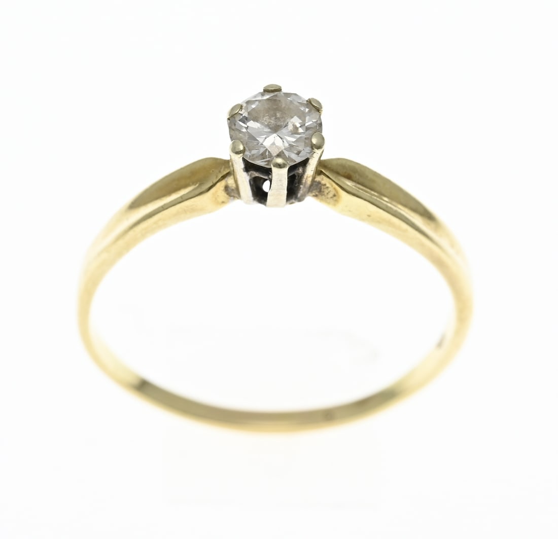 Gold solitaire ring with 0.41 ct diamond: Yellow gold solitaire ring, 585/000, with diamond. Ring with a six-prong bezel set with a brilliant-cut diamond, 0.41 ct. SIP/W. The bezel shows some wear on the sides, otherwise in good condition. ø