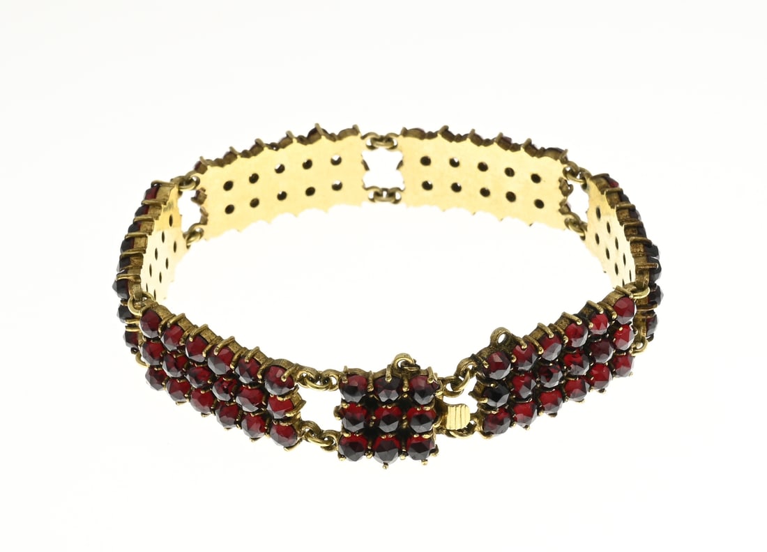 Double bracelet with garnet (1 of 1)