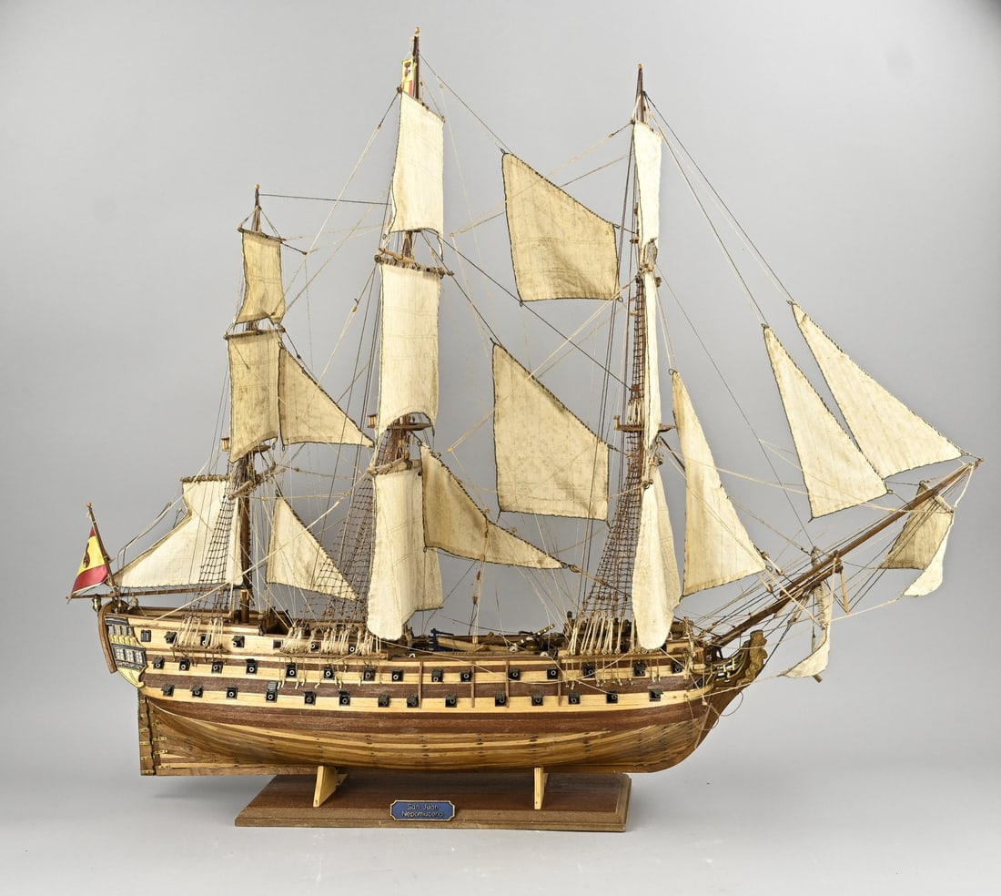 Model ship 'San Juan': Spanish wooden model ship 'San Juan'. Second half of the 20th century. Dimensions: 90 cm. In good condition.