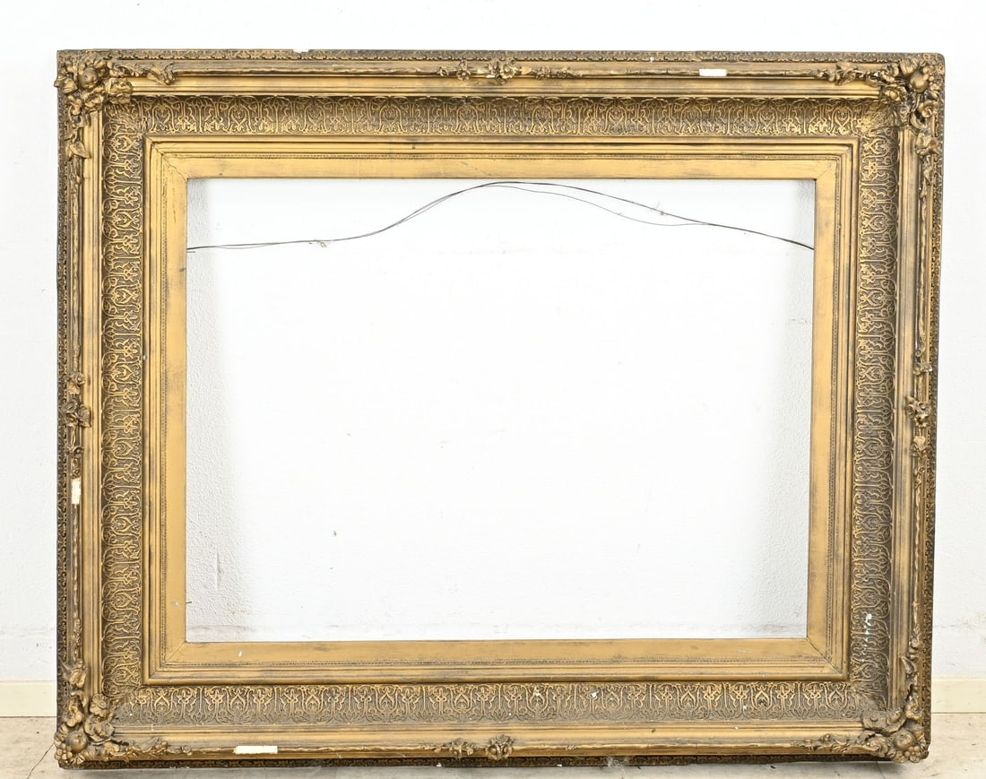 Magnificent 19th-century frame, 130 x 105 cm.: Grand 19th-century stucco molding on wood. Circa 1840. Dimensions: H 130 x W 105 cm. Inner dimensions: H 97 x W 70 cm. In good condition.
