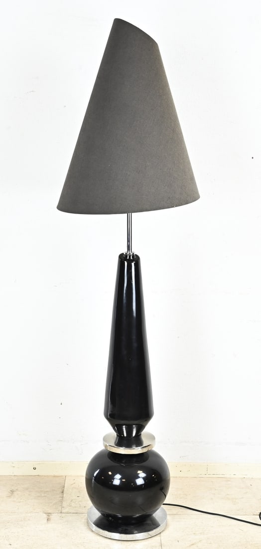 Du Soleil floor lamp ca. 1970.: A black ceramic and chrome Du Soleil floor lamp from the 1970s, 165 cm high, in good condition.
