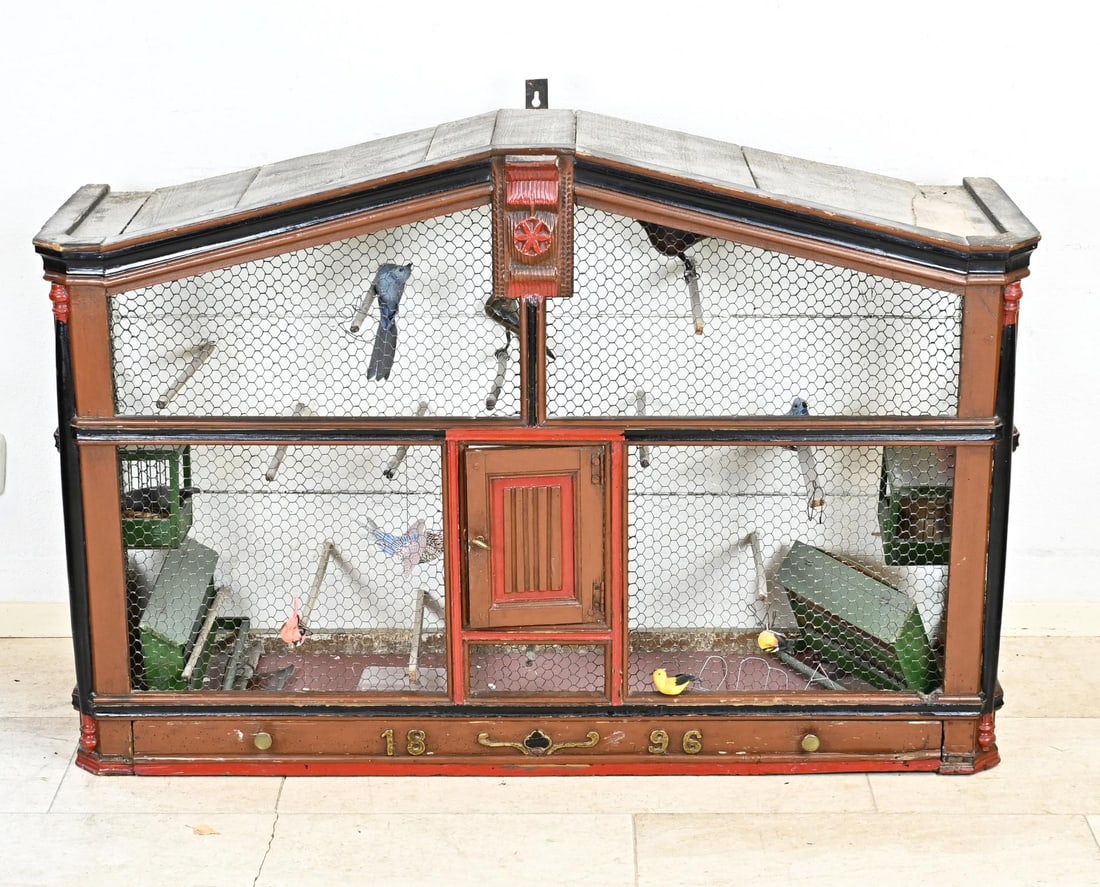 Birdcage: Large 19th-century birdcage with drawer and door. Original polychromy. Germany. Dimensions: 90 x 132 x 45 cm. In good condition.