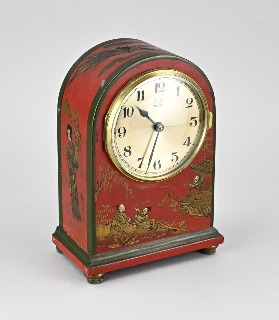 Bulle Breveté pendulum, 1900: Antique French electric Bulle Breveté pendulum clock with Japanese lacquer work. Circa 1900. Dimensions: H 26 cm. In good condition.