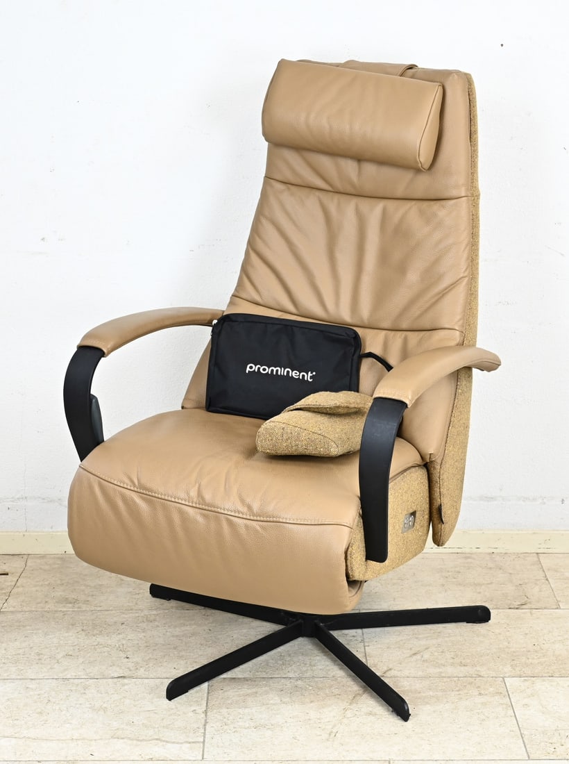 Recliner (Prominent): Leather recliner armchair by Prominent. Electric, adjustable, on a swivel base. Dimensions: 120 x 70 x 80 cm. In good condition.