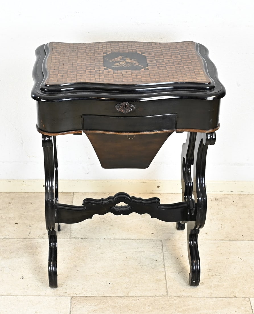 Horrix sewing table with inlay, 1850: Antique Dutch mahogany Horrix sewing table with distinctive (geometric) inlay on the top + birds in the center. Circa 1850. Dimensions: 80 x 58 x 42 cm. In good condition.