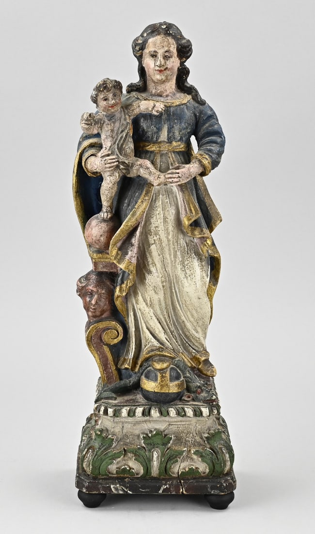 Madonna statue, H 43 cm.: 18th-century, religious, Baroque, Madonna statue made of hardwood. With original polychromy. European. Dimensions: H 43 cm. In good condition.