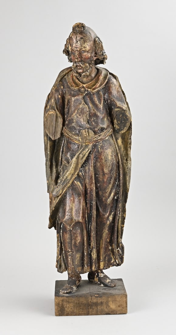 Image, Apostle: Antique wood-carved German Renaissance Holy Apostle with polychromy. Circa 1700. Dimensions: H 60 cm. In fair/good condition.