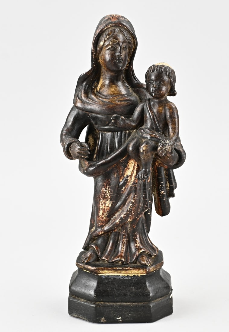 Antique wooden Mary figure, H 31 cm.: Antique, Italian, polychrome wooden Mary figure. 18th century. Dimensions: H 31 cm. In good condition.