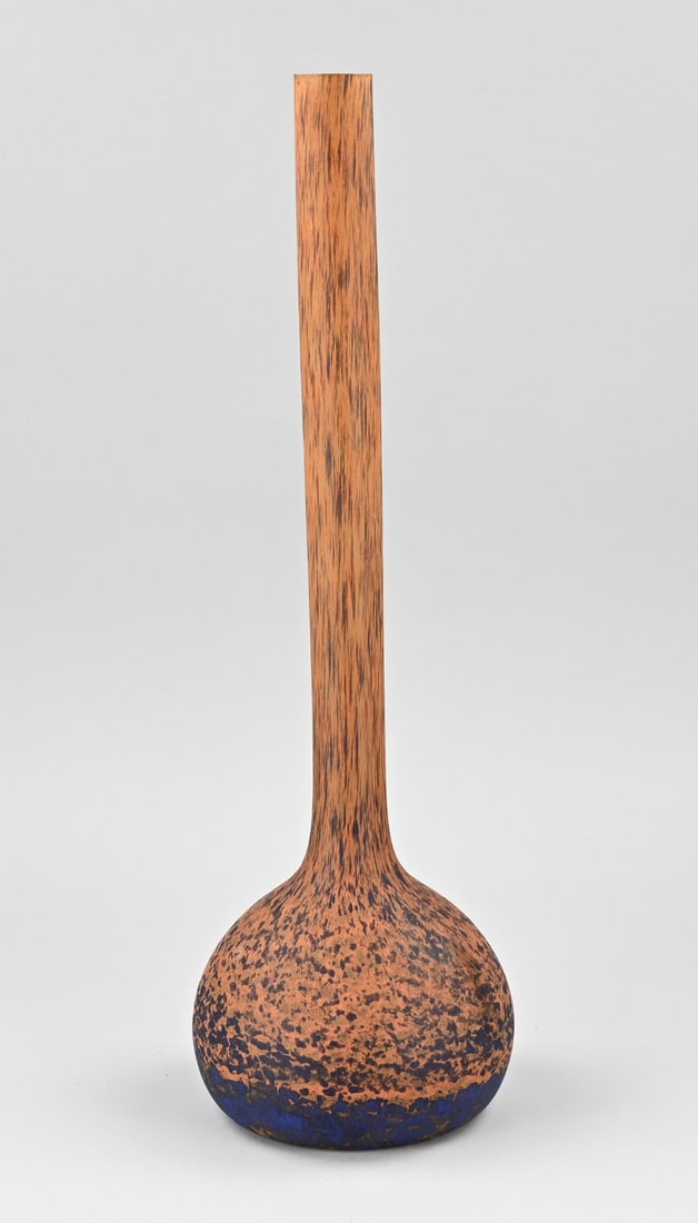 Muller Frères Lunéville vase, H 51.3 cm.: Antique, French Muller Frères Lunéville pipe vase. Circa 1910. Dimensions: H 51.3 cm. In good condition.