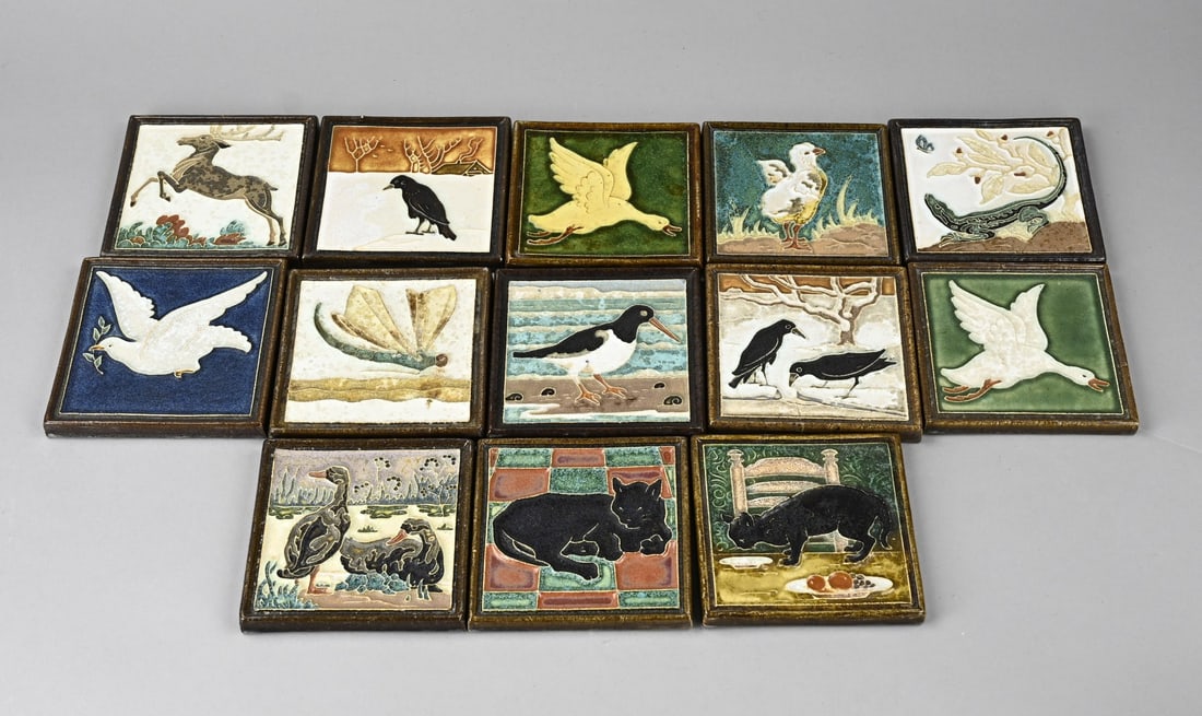 13x Delft Porceleyne Fles decorative tile: 13x Antique Delft Porceleyne Fles cloisonné decorative tiles with animal decoration. Circa 1920. Dimensions: 11 x 11 cm. In good condition.