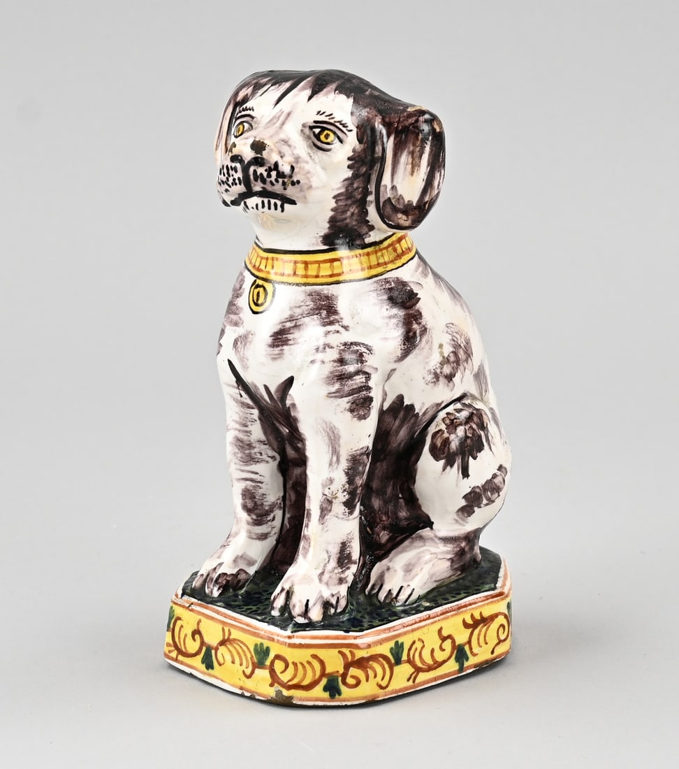 Fayence dog (manganese): Antique Delft faience polychrome dog. Manganese colour. 18th century. Dimensions: H 17 cm. In good condition.
