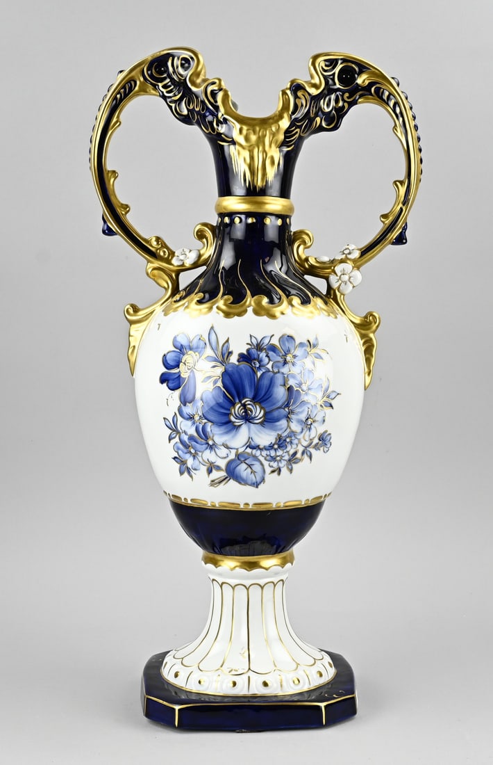 Royal Dux vase, H 64 cm.: Very large and old Royal Dux porcelain ear vase with floral/gold decoration. Second half of the 20th century. Dimensions: H 64 cm. In good condition.