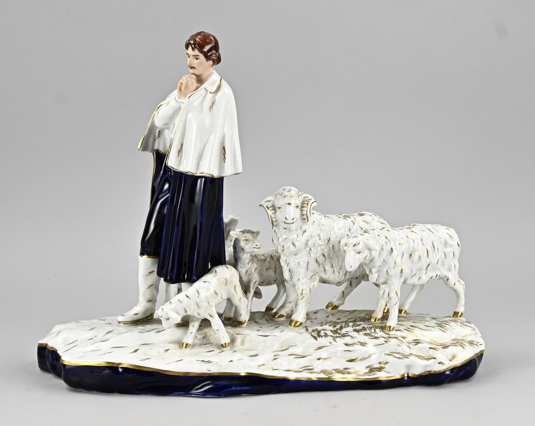 Royal Dux figure group: Large porcelain figure group by Royal Dux. Shepherd with sheep, with gold decoration. Dimensions: 31 x 41 x 16 cm. In good condition.
