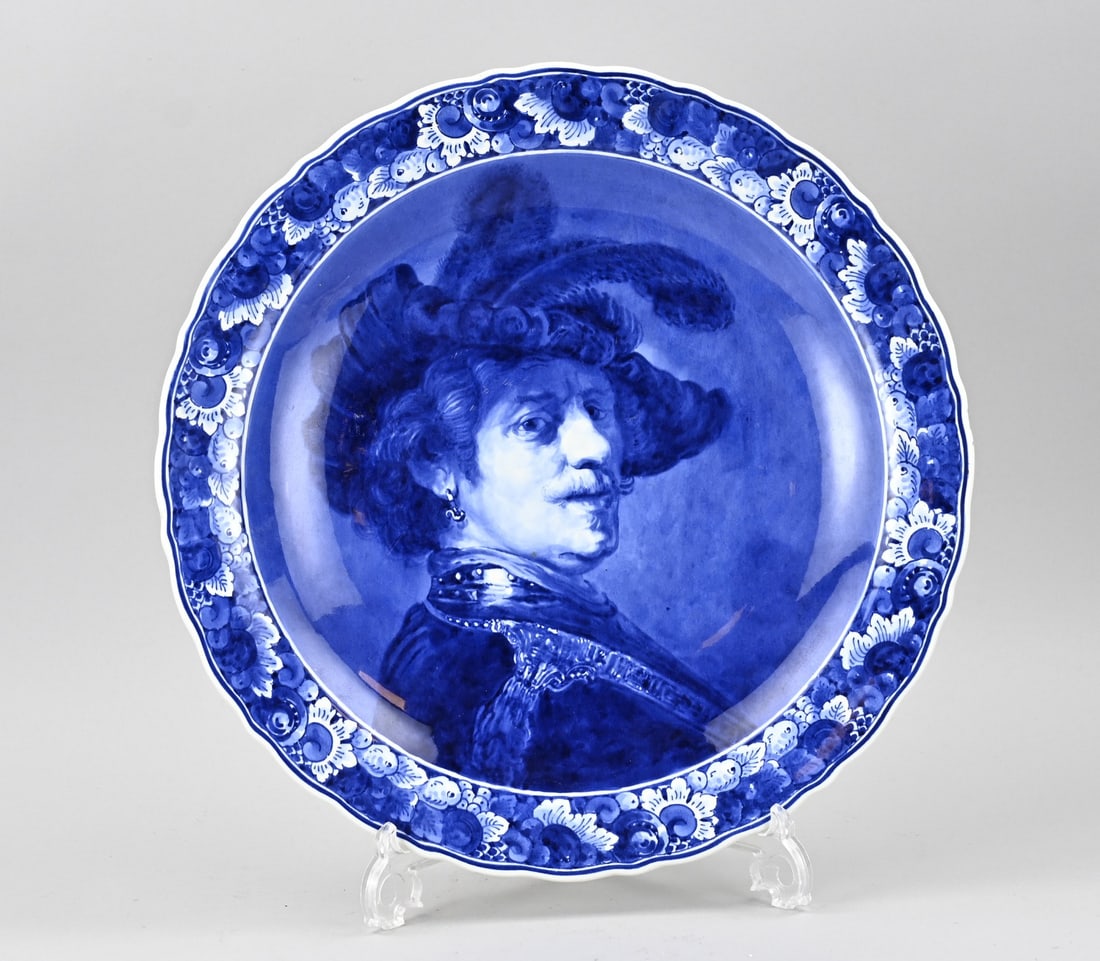 Porceleyne Fles wall plate Ø 42 cm.: Delft faience Porceleyne Fles wall plate with portrait of Rembrandt. 20th century. Dimensions: Ø 42 cm. In good condition.