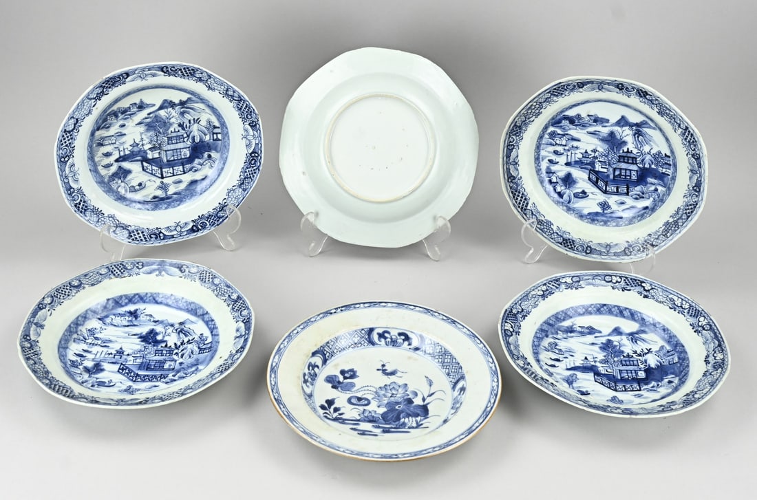 6x Chinese plate Ø 23 cm.: Six 18th-century Chinese porcelain Cheng Lung plates. Restorations. Dimensions: Ø 23 cm. In reasonable condition.