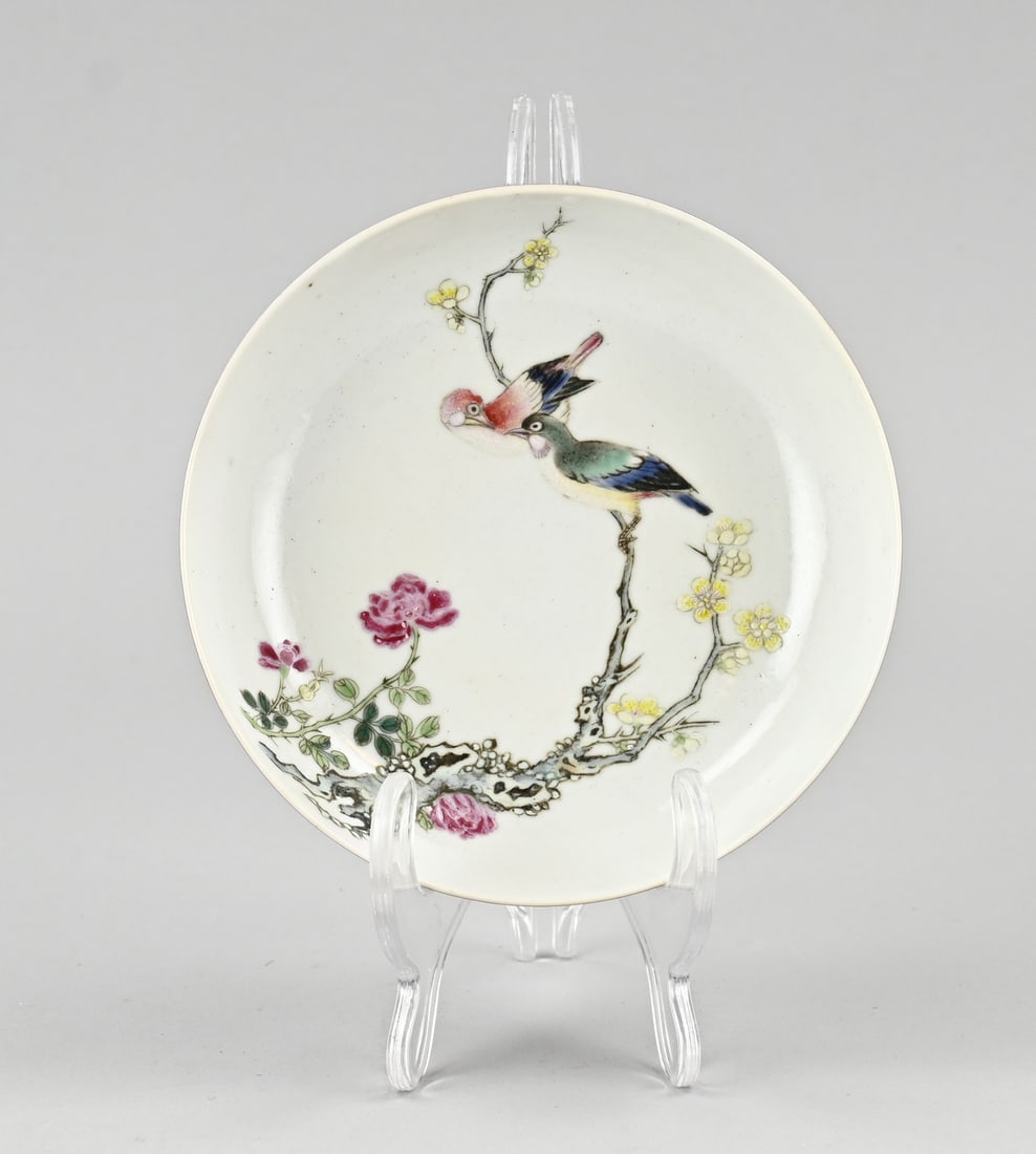 Chinese Family Rose/Ruby Red plate Ø 13.8 cm.: Chinese porcelain Rose family plate with ruby-back glaze and bird decoration. Unmarked. Dimensions: Ø 13.8 cm. In good condition.