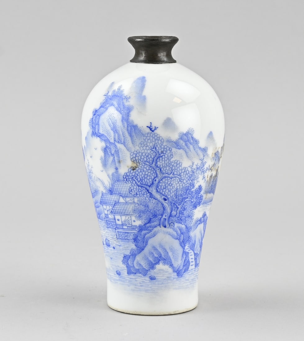 Chinese meiping vase, H 15.7 cm. (1 of 3)
