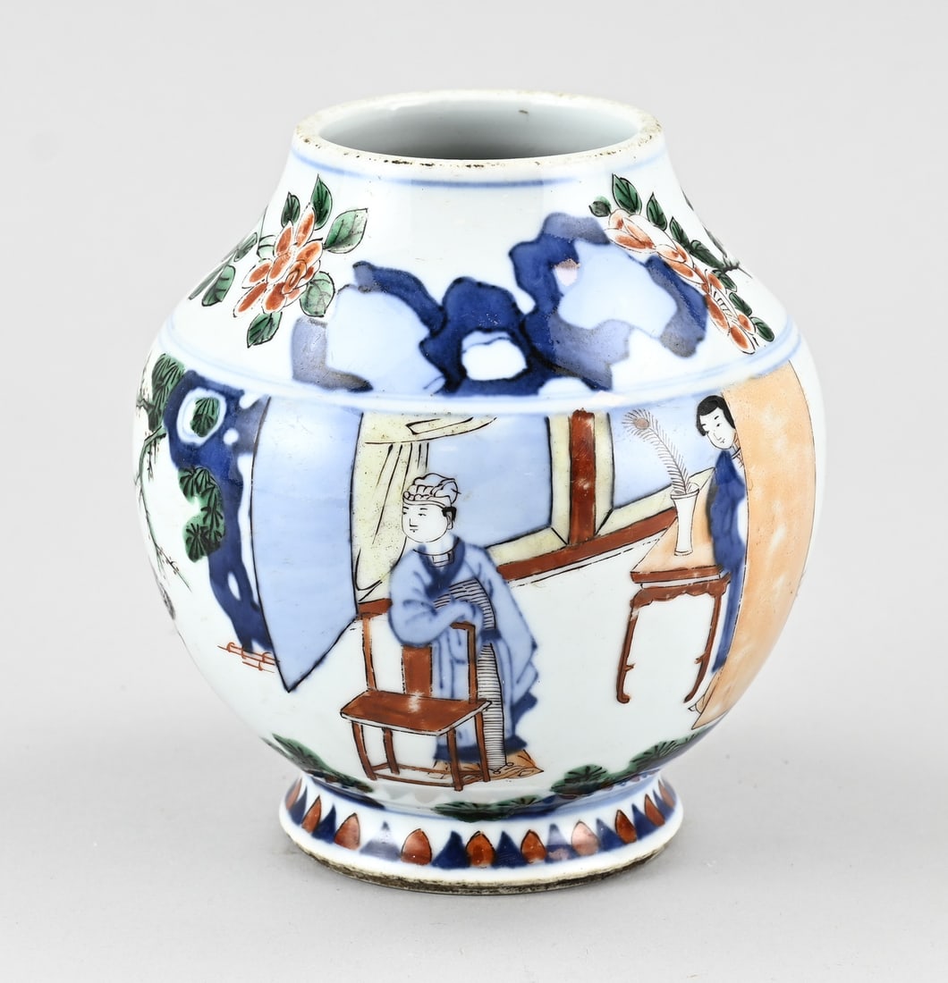 Wucai vase, H 14.2 cm.: Old Chinese porcelain Wucai vase with figures in a garden and landscape with crane decoration. Dimensions: H 14.2 cm. In good condition.