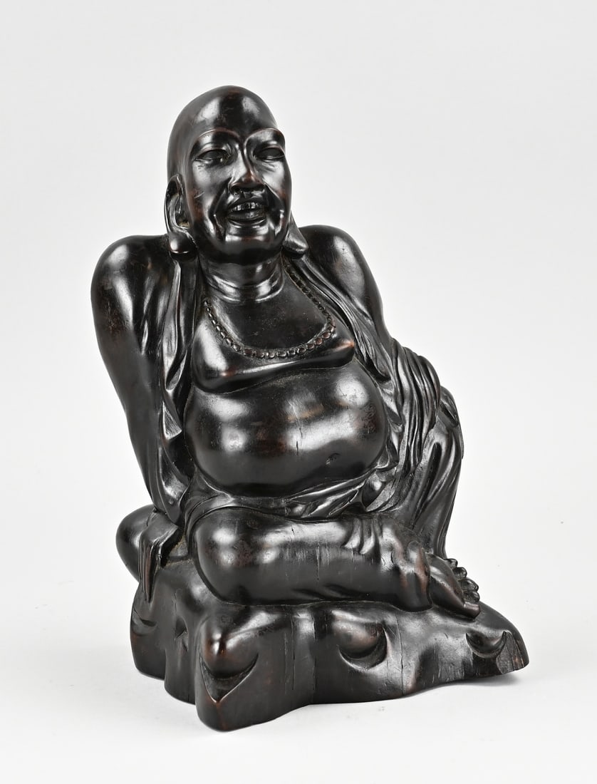 Buddha (hardwood), 30 cm.: Old Chinese hardwood carved Buddha. Dimensions: 30 cm. In good condition.