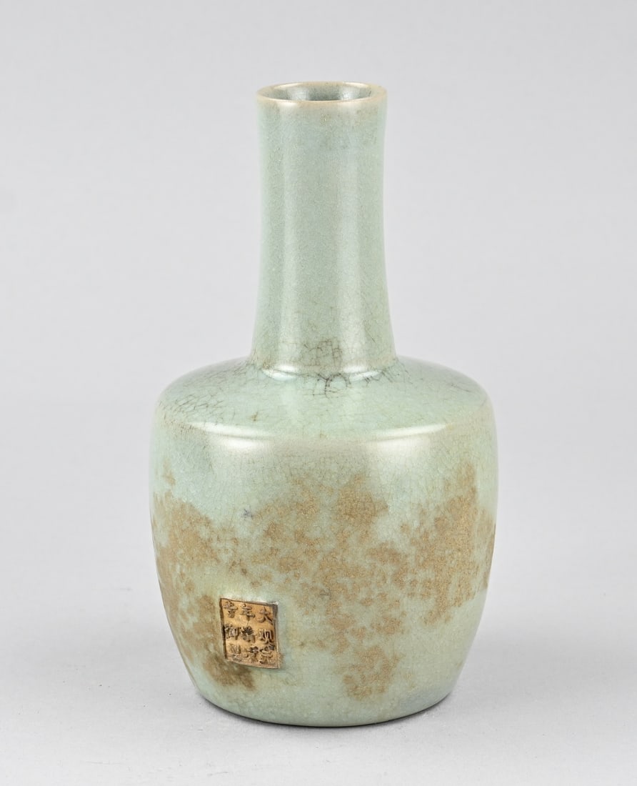 Chinese celadon pipe vase, H 19.2 cm.: Old Chinese celadon pipe vase with seal mark + collector's labels. Dimensions: H 19.2 cm. In good condition.