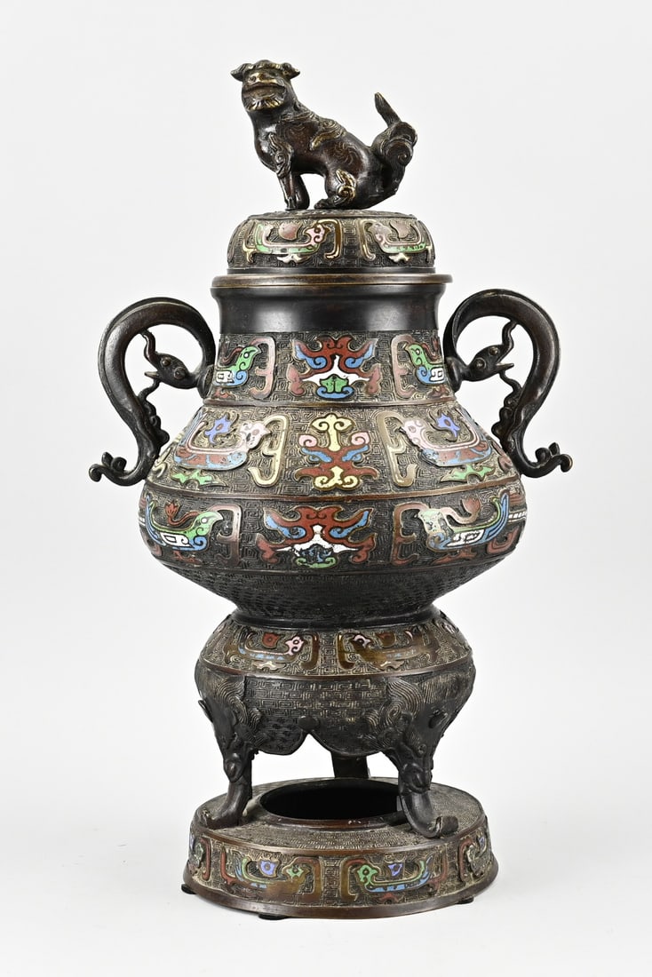 Japanese cloisonné incense burner, H 51 cm.: Large, 19th-century Japanese bronze incense burner with cloisonné and foo dog. Dimensions: H 51 cm. In good condition.