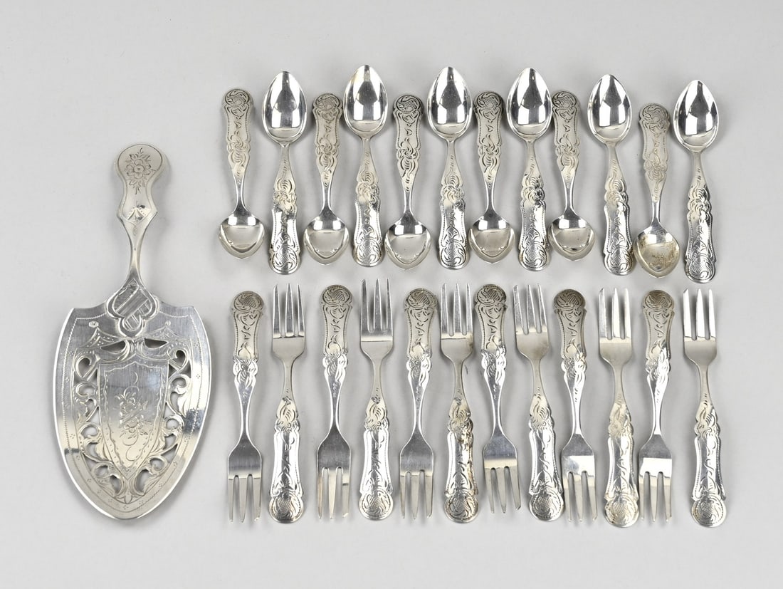 Lot of silver serving pieces (various) (1 of 1)