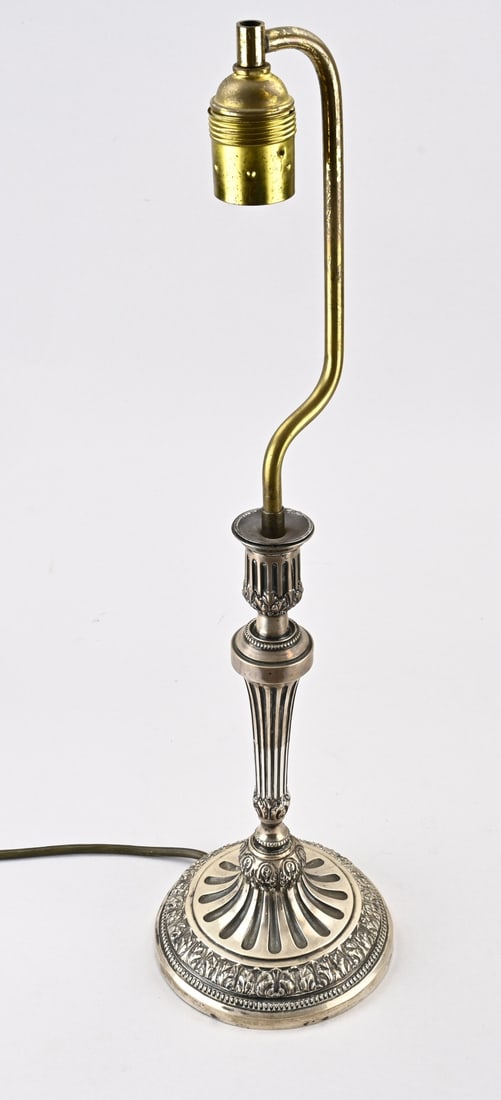 Silver lamp base: Beautiful silver lamp base, 800/000, on a round base with a scalloped edge and floral decoration with acanthus leaves. The pillar is decorated with a vertical linear design and a round light with
