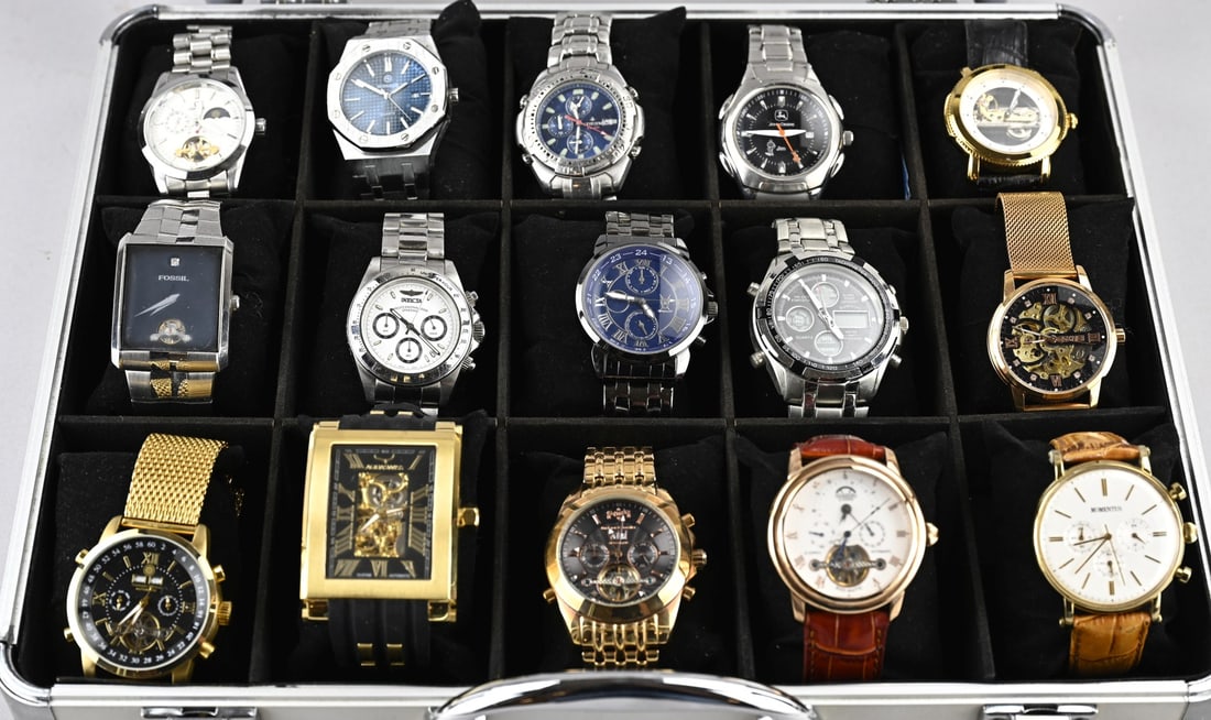 Suitcase with 15 watches: Suitcase with 15 watches including Hamberg automatic, Momentus chronograph, Buchner & Bovalier Automatic, Aquaswiss, Constantin Durmont, Fossil automatic, SKMEI automatic, Invicta, Bersigar, Citizen c