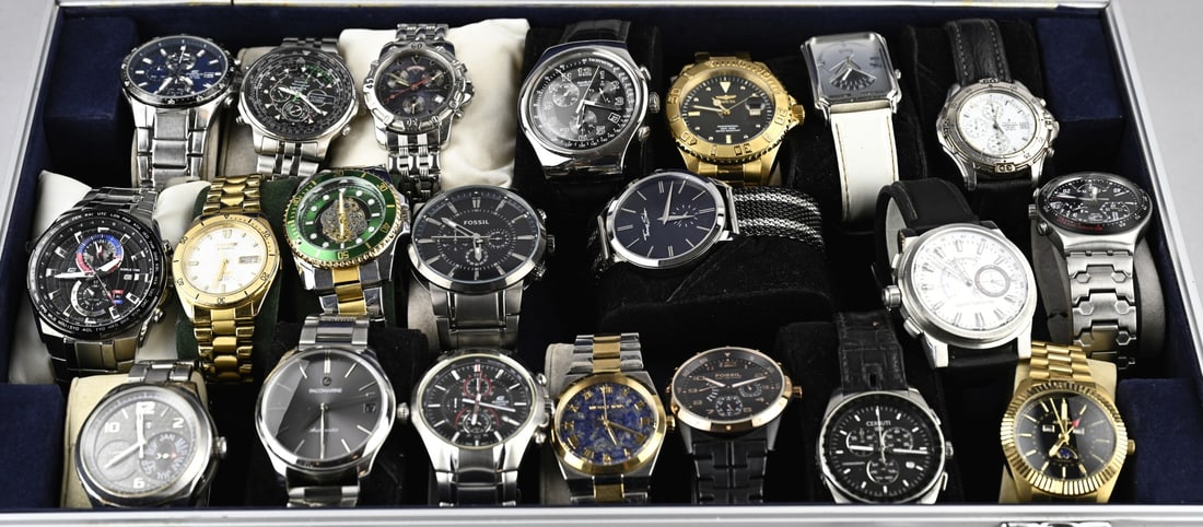 Suitcase with 21 watches (1 of 2)