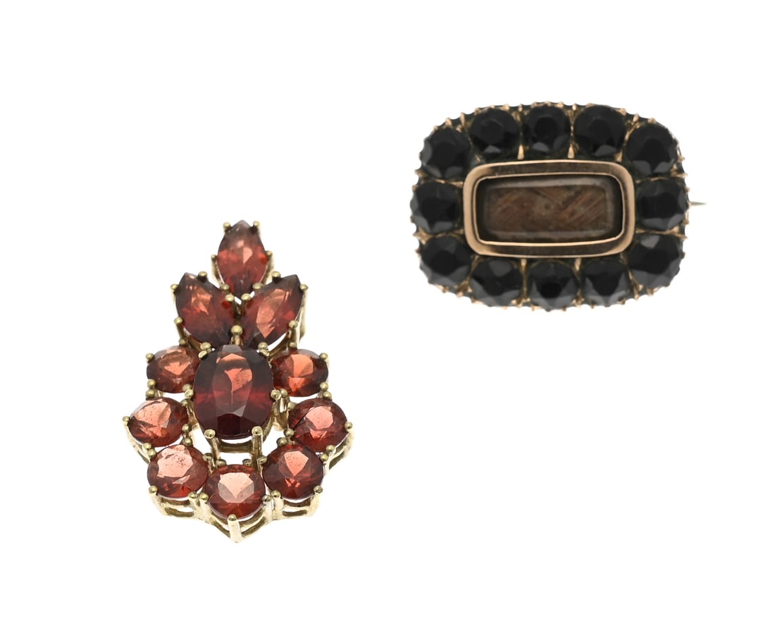 Gold brooch and pendant, 333/000 (1 of 1)