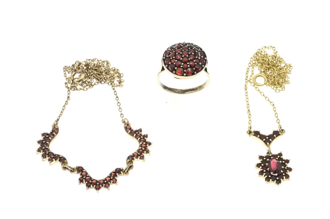 Lot of jewelry with garnet (1 of 1)