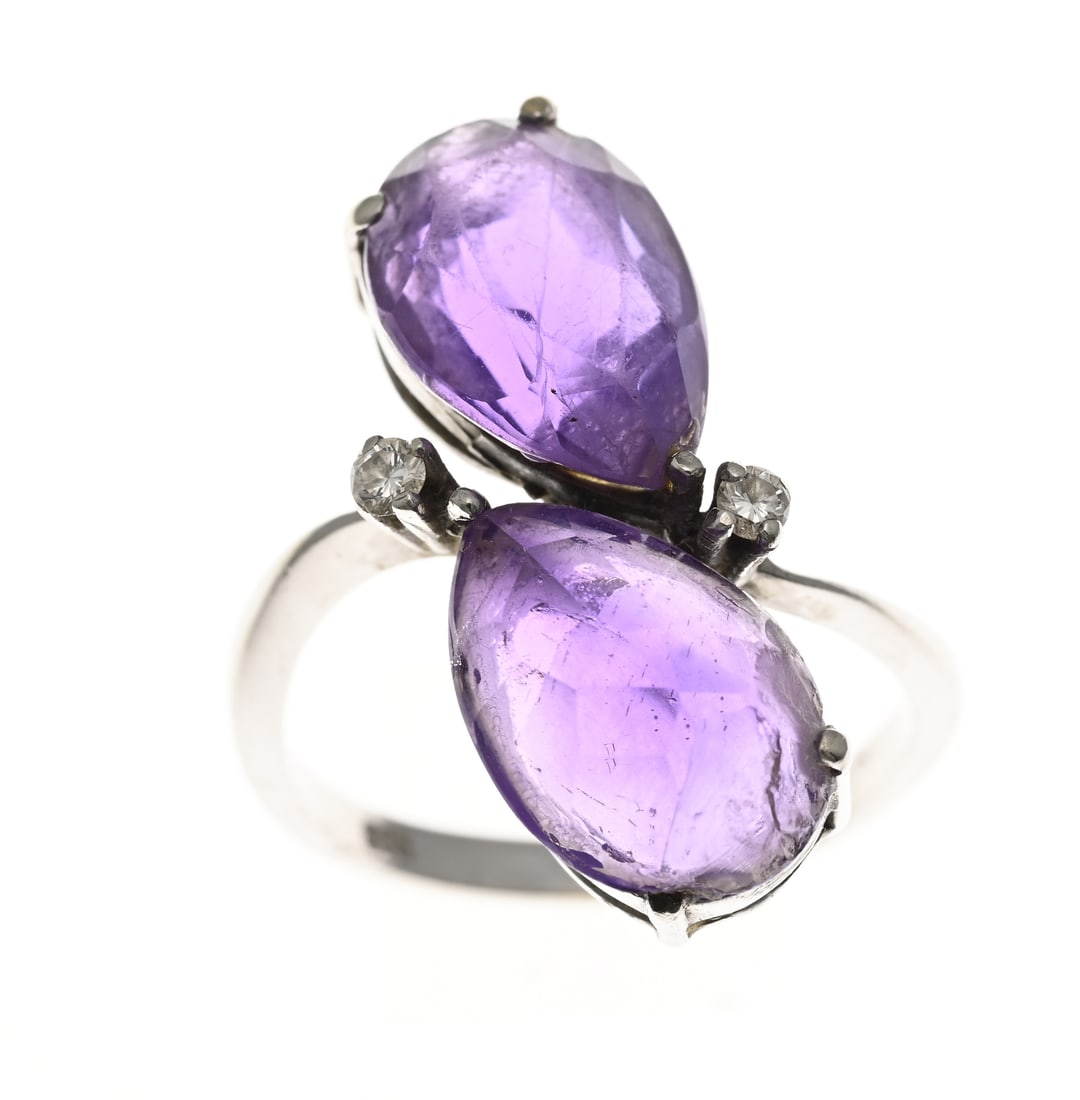 White gold ring with amethyst (1 of 1)