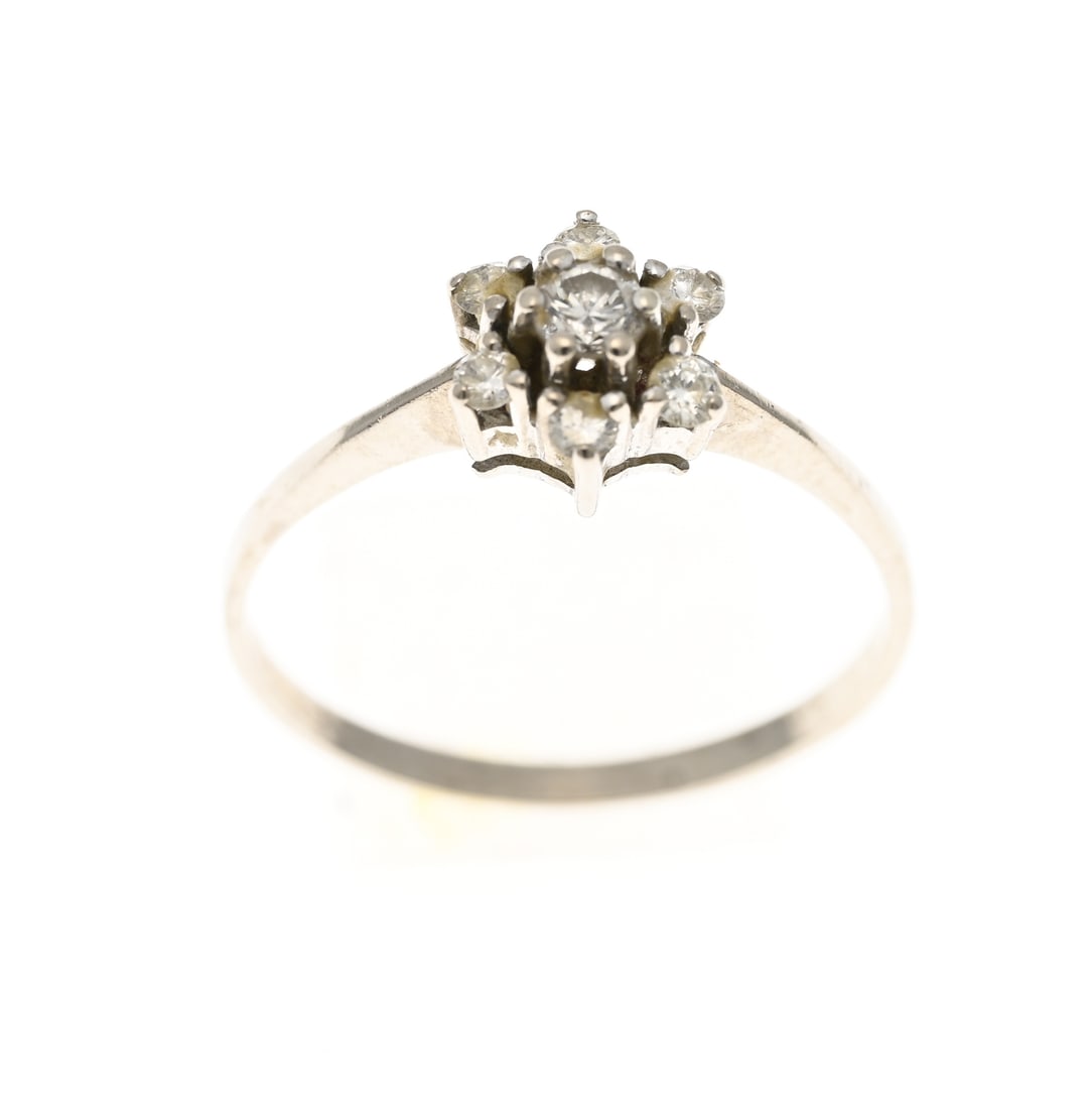 White gold rosette ring with diamond (1 of 1)