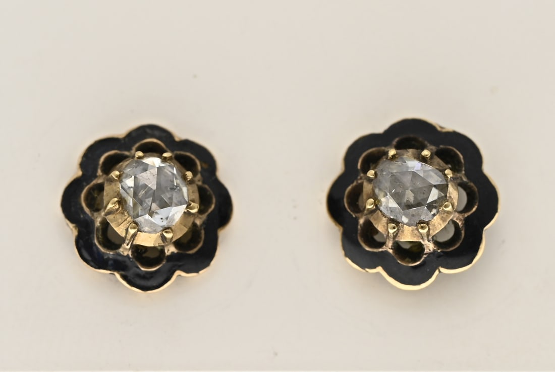 Gold stud earrings with rose diamond: Beautiful yellow gold stud earrings, 585/000, with rose-cut diamonds. Flower-shaped stud earrings with a black enamel rim and a rose-cut diamond in the center. Earring stud diameter 9.5 mm. Total