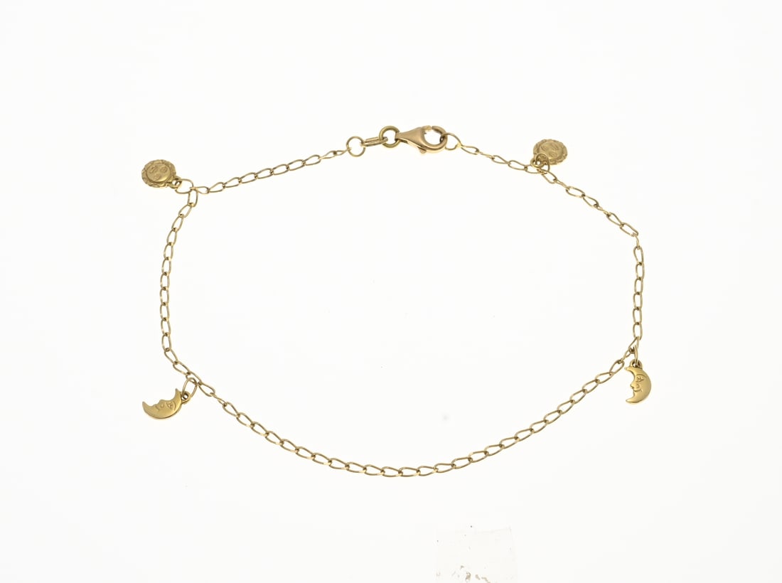 Gold anklet, sun moon: Yellow gold anklet, 585/000, with gourmet link featuring 2 moon-shaped charms and 2 sun-shaped charms. 22.5 cm. Approx. 2.6 grams. In good condition.