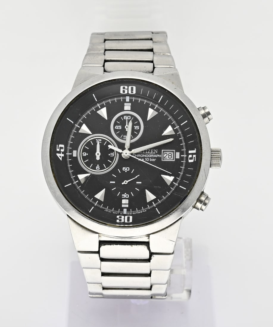 Citizen watch: Citizen watch, steel chronograph with date display. Quartz. Mounted on a steel bracelet. ø41 mm. Ref. no.: 0510-S046947CK. Slightly scratched, otherwise in good condition. Working.