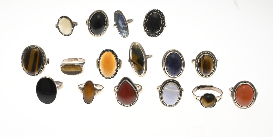 Lot of silver rings (1 of 1)