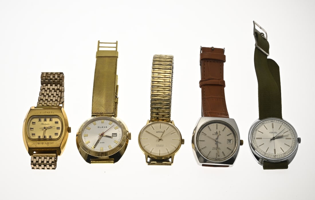 Lot of watches, 5x: Lot of 5 vintage mechanical watches, Raketa, Pakema, Dugena, Slava, and Bergan. Working.