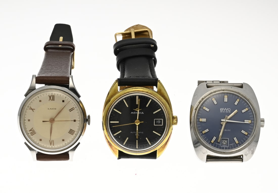 Lot of watches, 3x: Lot of 3 vintage mechanical watches: a BWC steel watch with steel bracelet, ø 35 mm, with engraving on the back; a Laco watch, steel, ø 34 mm, with brown leather strap; and a double Mondia w