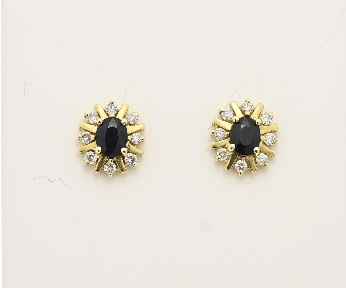 Gold stud earrings, sapphire diamond, rosette (1 of 1)