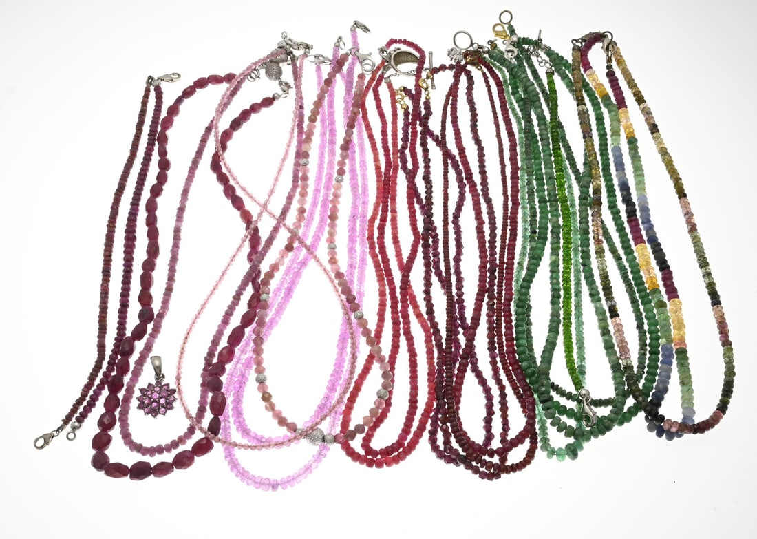 Lot of gemstone necklaces, ruby and emerald (1 of 1)