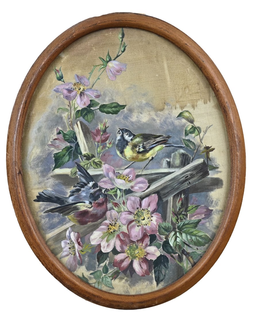 Painting on silk, Birds on fence: Painting. Unsigned. Circa 1900. Oil on silk. Dimensions: H 27 x W 21 cm. In good condition.